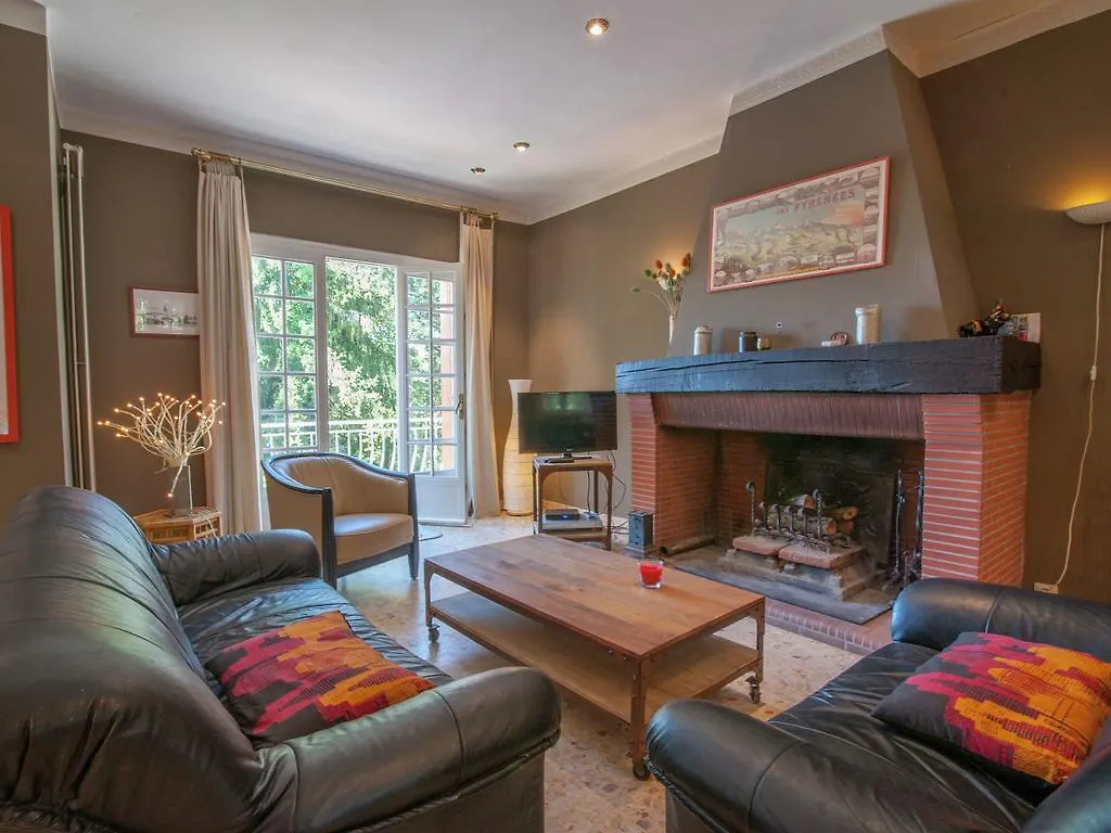 Lavish Villa In Montmaurin With A Swimming Pool