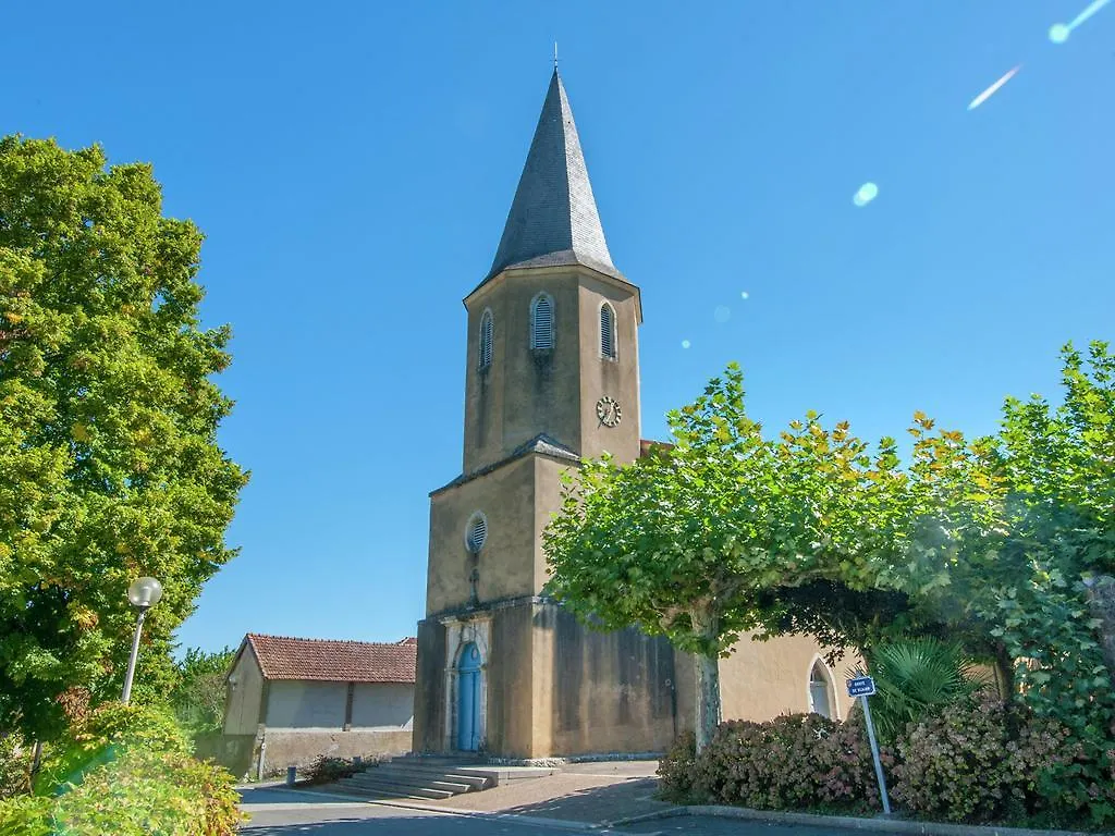 Lavish Villa In Montmaurin With A Swimming Pool