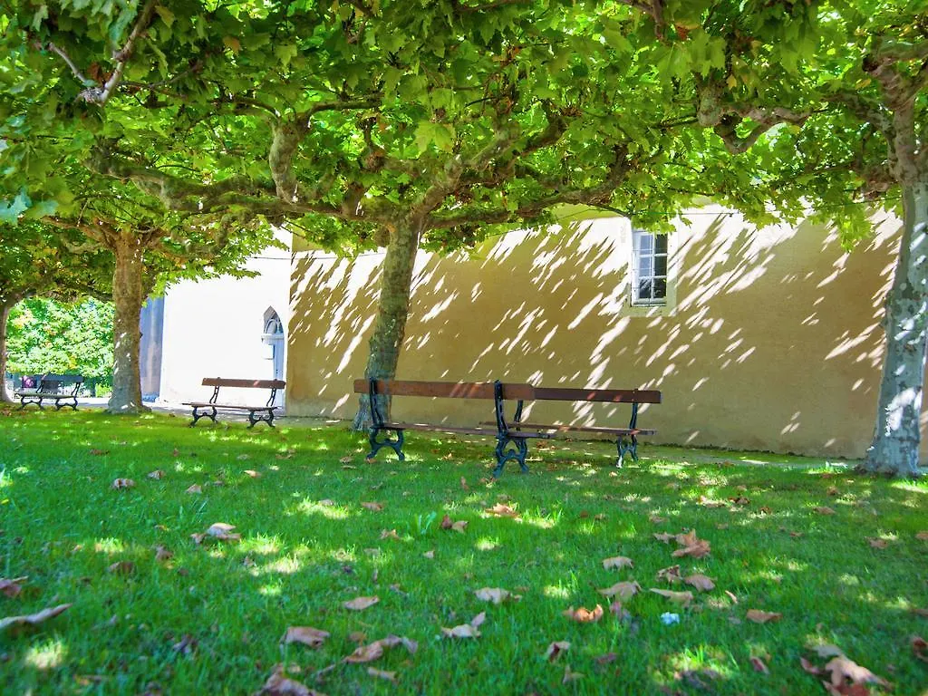 Lavish Villa In Montmaurin With A Swimming Pool 0*,