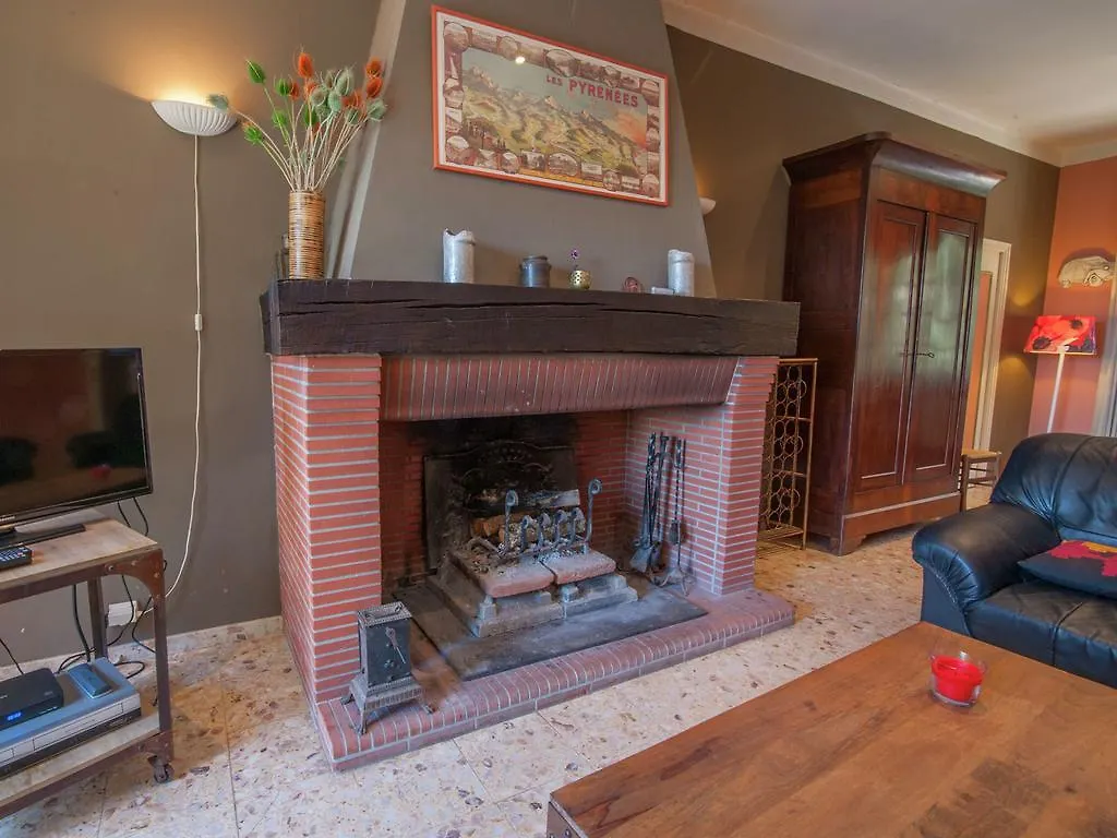 Lavish Villa In Montmaurin With A Swimming Pool